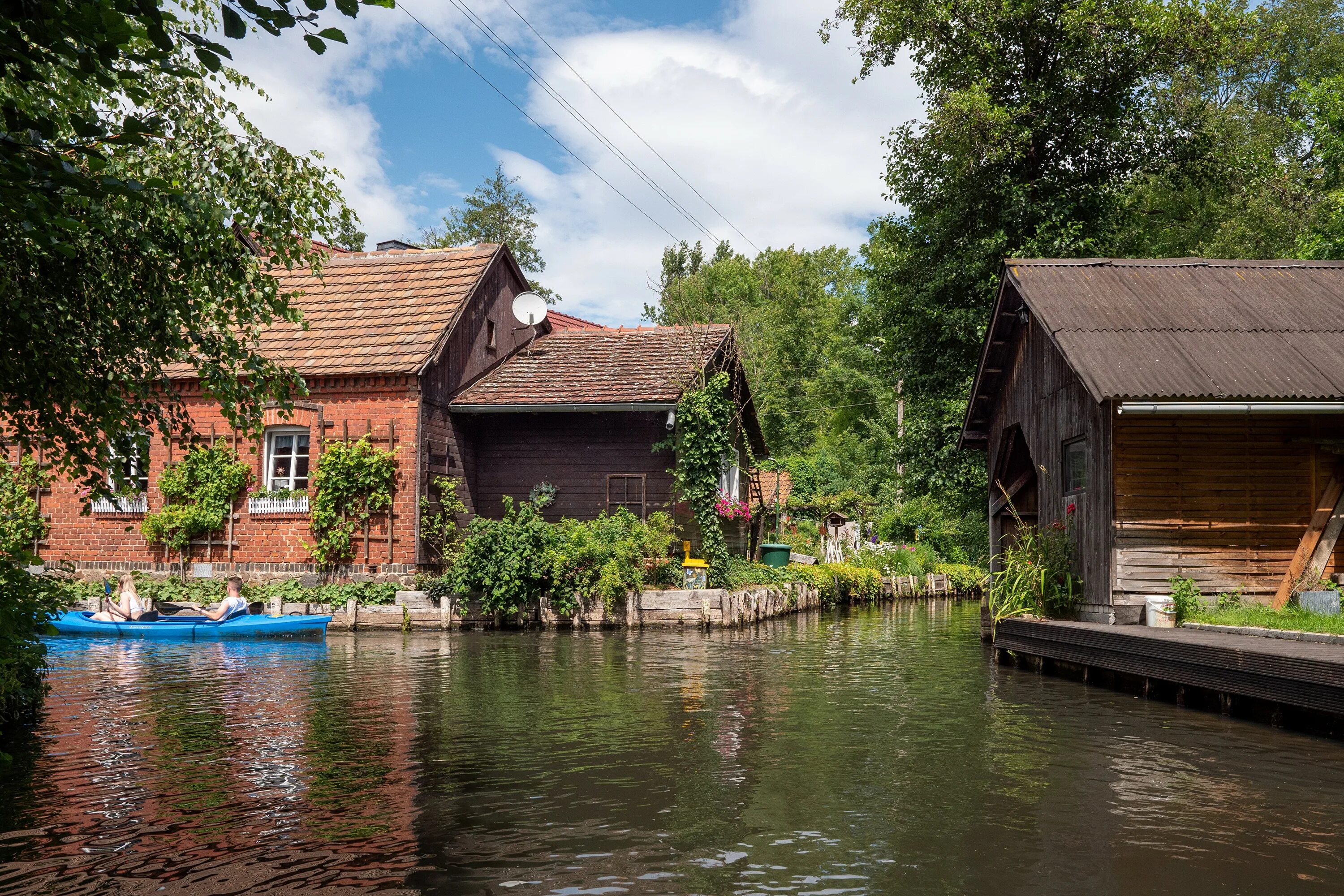 Водная деревня Леммер. Деревня в Германии. Канал в деревне. Village canal (канал).