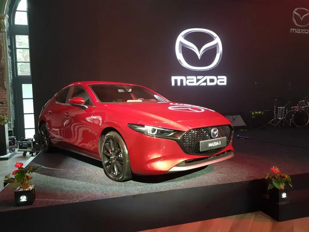 Мазда 24. Мазда презентация. Mazda презентация. 24 mazda