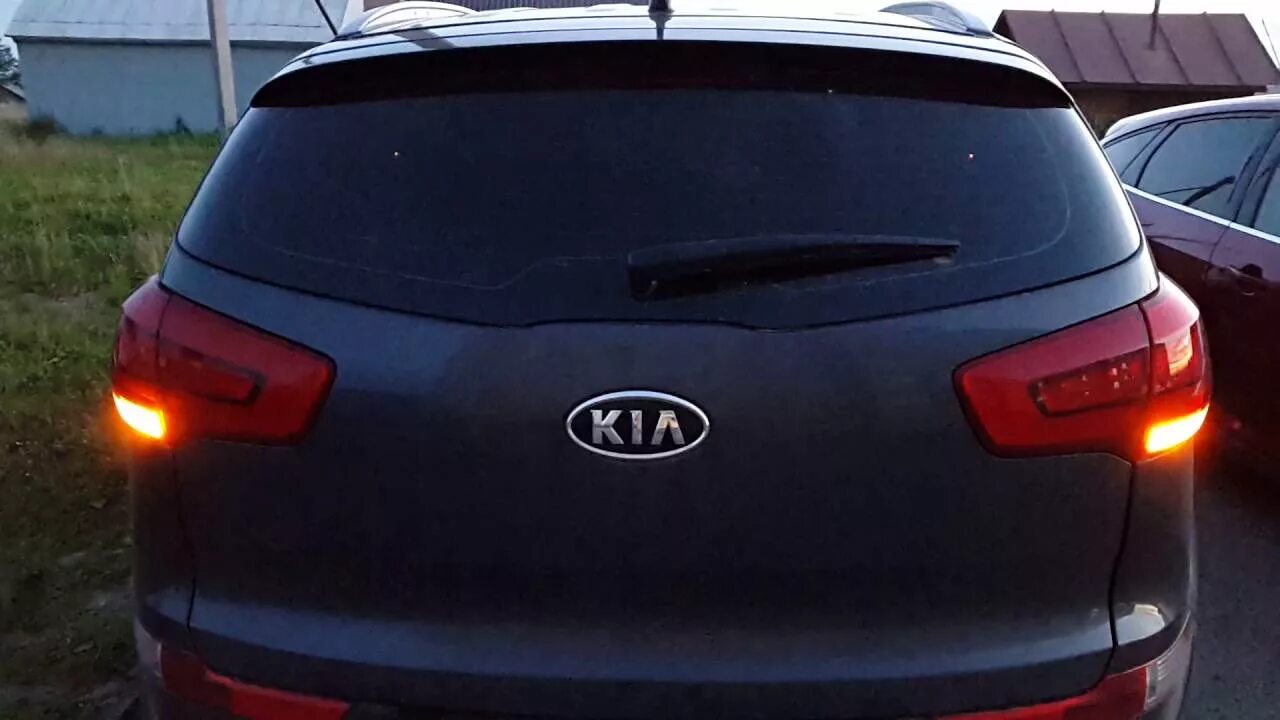 Kia Sportage 3 задние поворотники. Матовые поворотники задние Киа Спортейдж 3. Kia Sportage 2013 поворотник. Задние светодиодные повторители на Kia Sportage 3. Киа спортейдж поворотники
