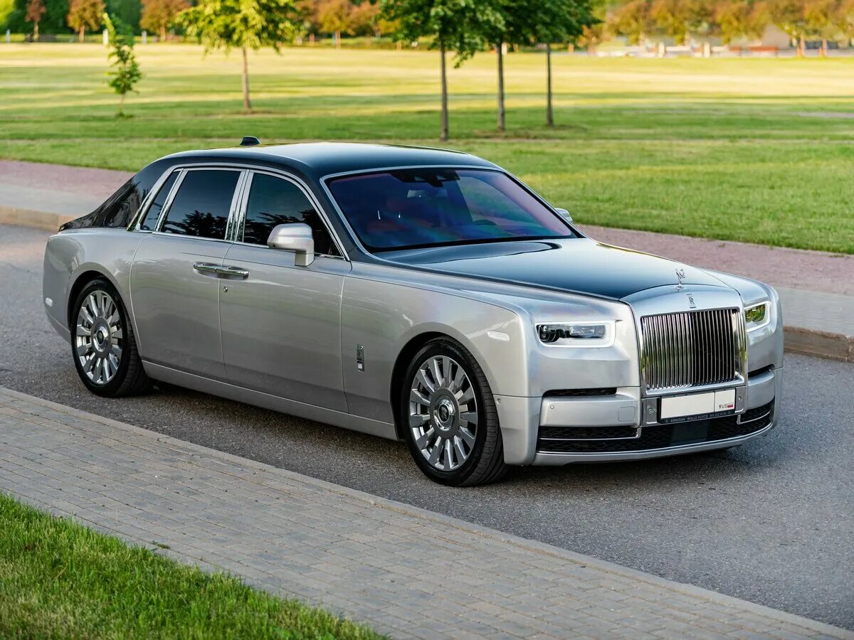 Авто роллс. Rolls Royce Phantom 8. Rolls-Royce Phantom VIII. Роллс Ройс Фантом 2018. Роллс Ройс Фантом 2019.