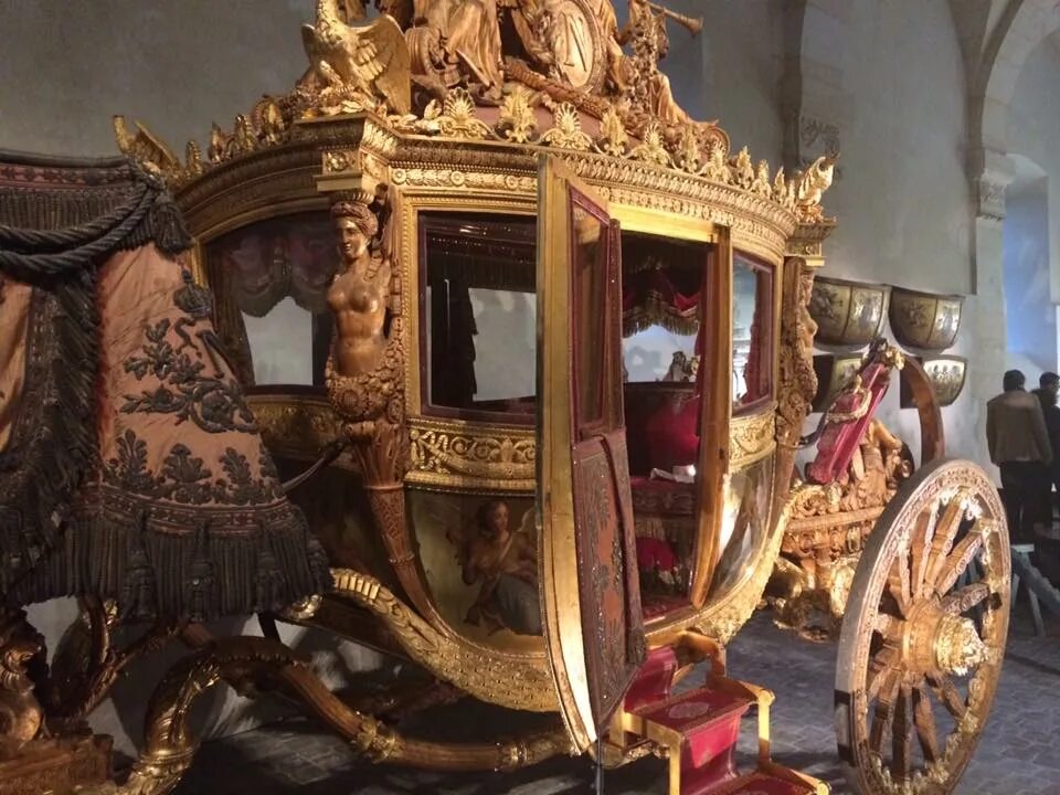 карета это историзм. карета короля франции луи филиппа. историзмы и архаизмы. колымага бориса годунова. карета это историзм.