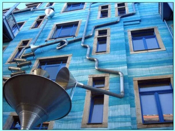 Какой поющий дом. Дрезден водосточные трубы. дрезден, kunsthofpassage funnel wall.. дрезден дом с водосточными трубами. флейта водосточных труб.