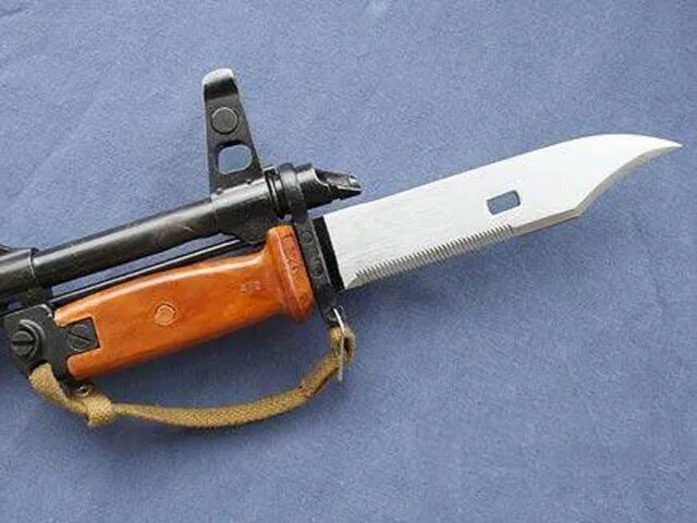 Штык-нож ак-47. 62 штык нож. Ак со штык ножом. Штык-нож ак-74 на автомате. Штык-нож акм 6х3.