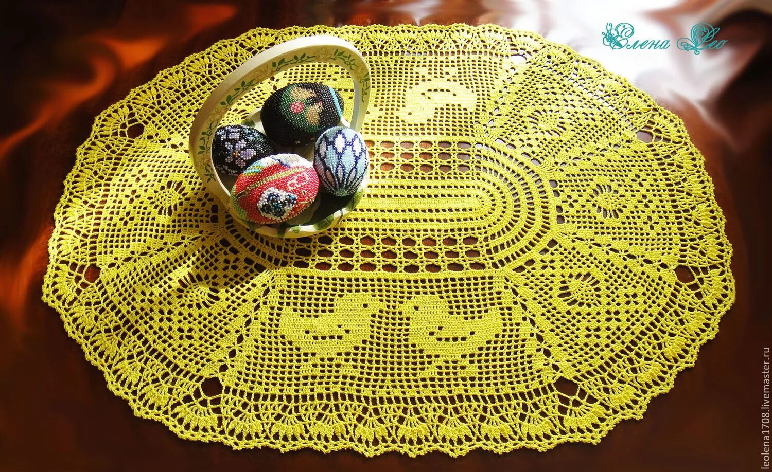 Салфетка пасхальная крючком в технике. Салфетки крючком. Пасхальные салфетки крючком. Вязаная салфетка к Пасхе. Салфетка на Пасху крючком.