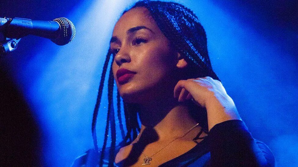 Jorja smith tomorrow. Jorja smith. Jorja smith в детстве. Джорджа смит певица. Джорджа смит.