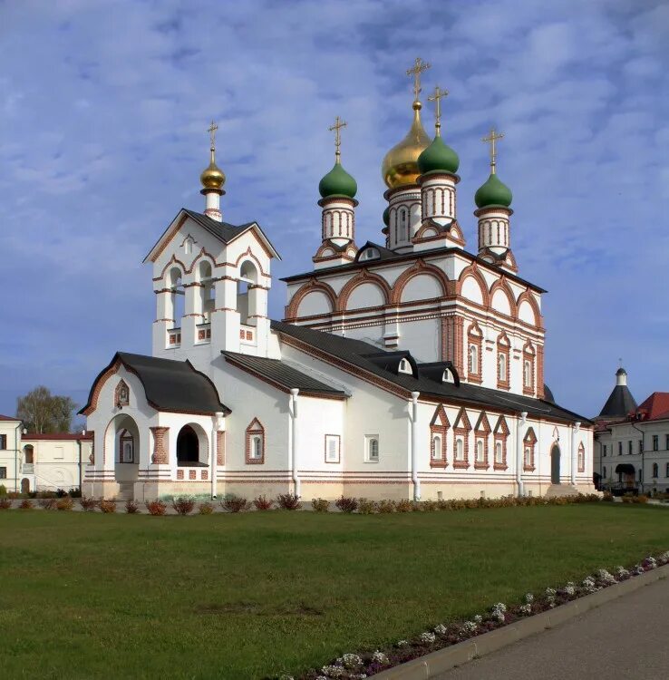 Троицко Сергиевский Варницкий монастырь. Троице-Варницкий монастырь в Ростове. Троице Сергиевский Варницкий монастырь Ростов Великий. Троице-Сергиев Варницкий монастырь храм Сергия Радонежского.