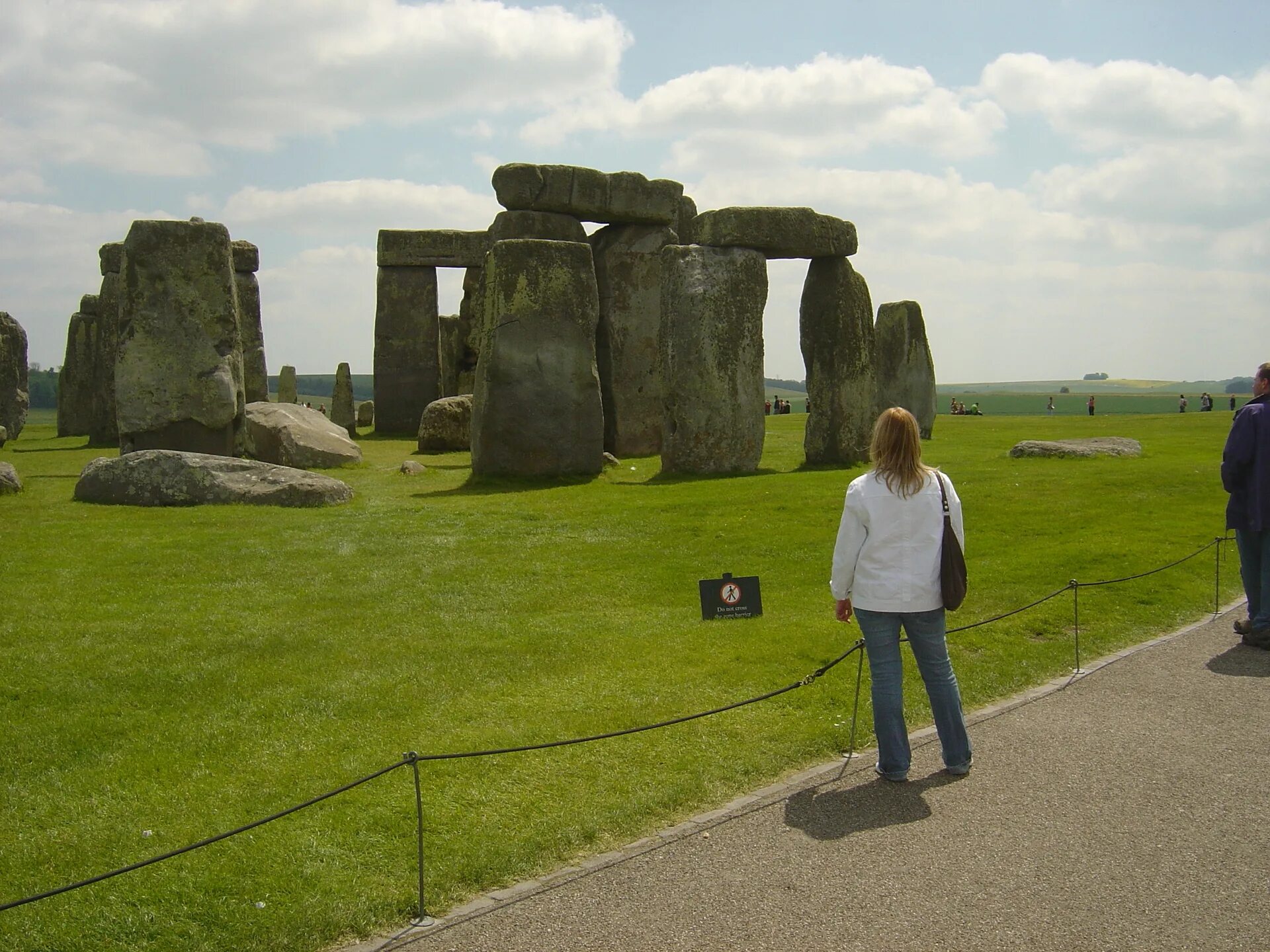 Stonehenge is perhaps the worlds. Графство Уилтшир Стоунхендж. ЮНЕСКО объекты Стоунхендж. Стоунхендж всемирное наследие. Культурное наследие ЮНЕСКО Стоунхендж.