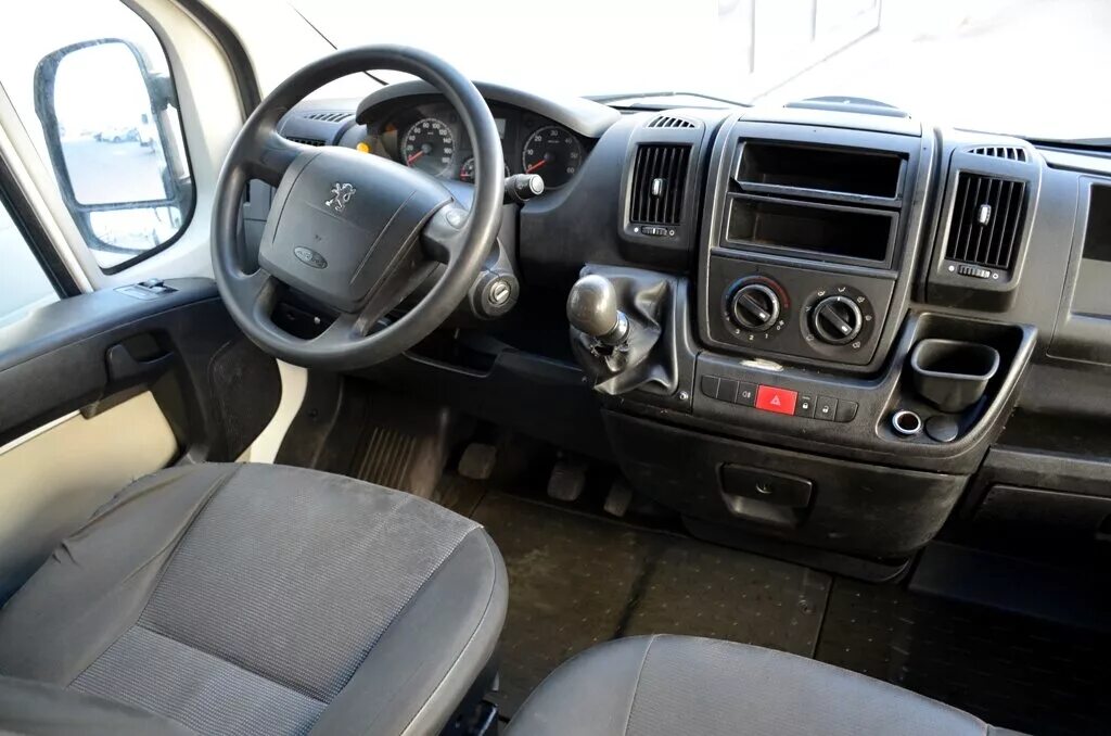 Peugeot yeni Boxer Minibüs’ü satışa sundu