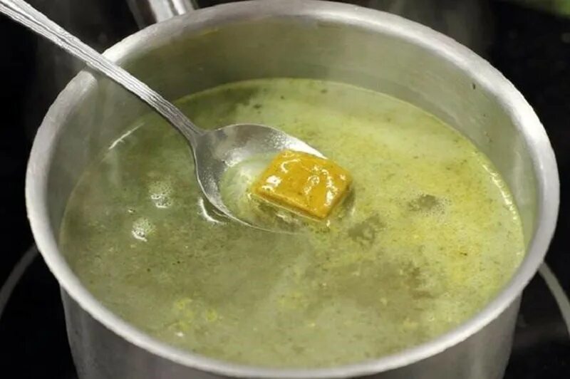 Картофельный отвар. Суп на бульонных кубиках. Бульон из бульонного кубика. Суп из бульонного кубика.