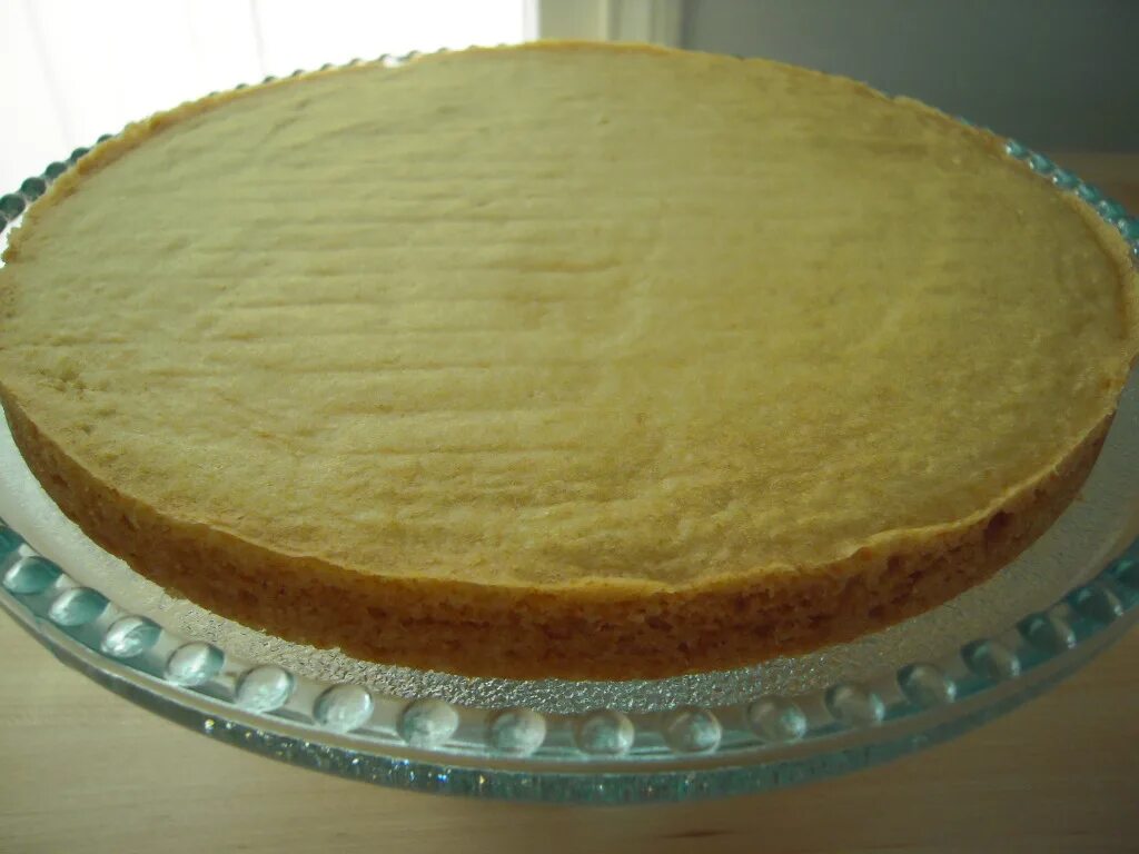 Бисквит в кольце без дна. Бостонский бисквит. бостонский кремовый торт рецепт. как испечь бисквит для торта в форме без дна. бисквит эстетика.