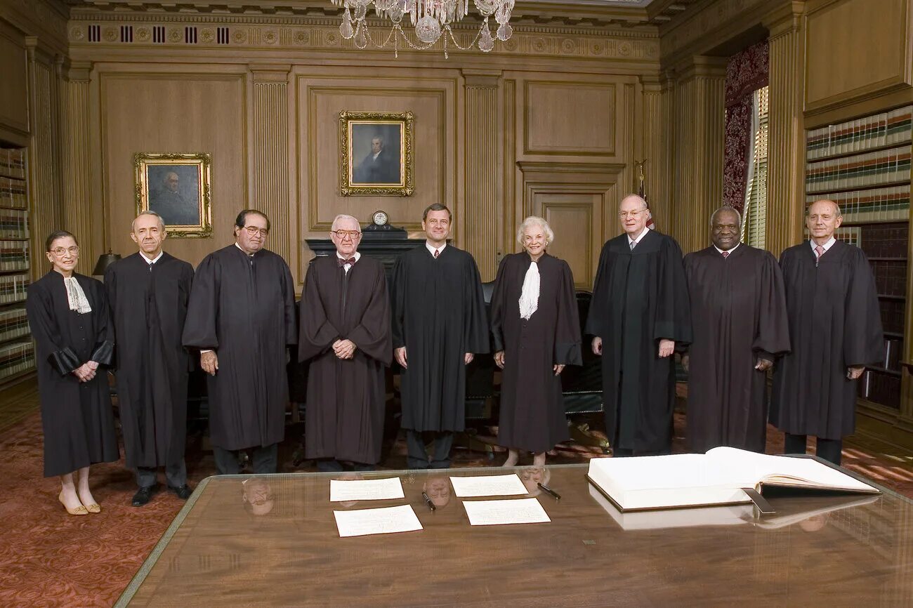 Молдавские судьи. Где живут судьи. Судья кокотов. Supreme court of the united states. Где живут судьи.