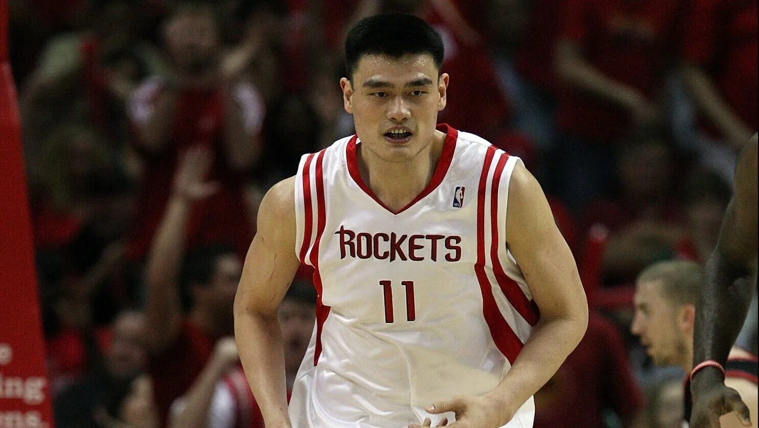Yao ming. Яо минь баскетболист. Яо минг баскетболист рост. Баскетболист китаец НБА. Китайский баскетболист Яо мин рост.