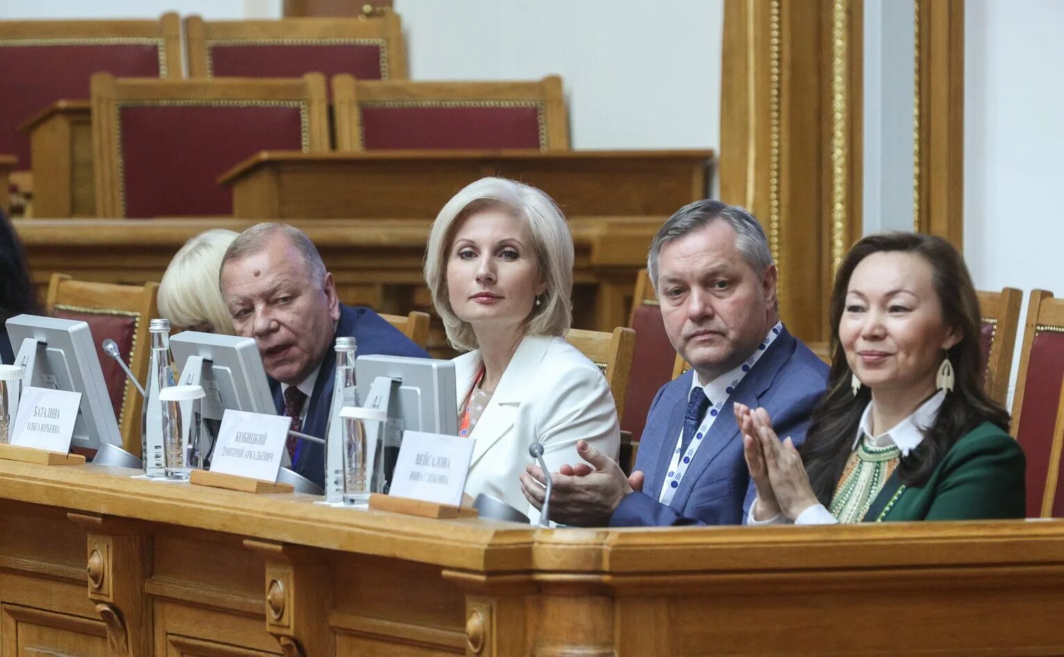 форум женщин севера фото. калугина татьяна васильевна москва сибосс. женский форум дедищев. женщины дальнего востока. аружан джазильбекова.