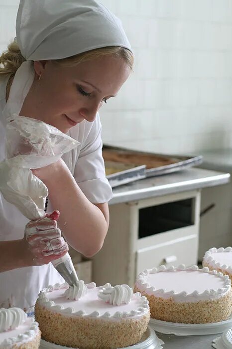 мастер классы юных кондитеров. кондитер. мастер класс по приготовлению тортов. юный кондитер мастер класс. мастер кондитер 4.