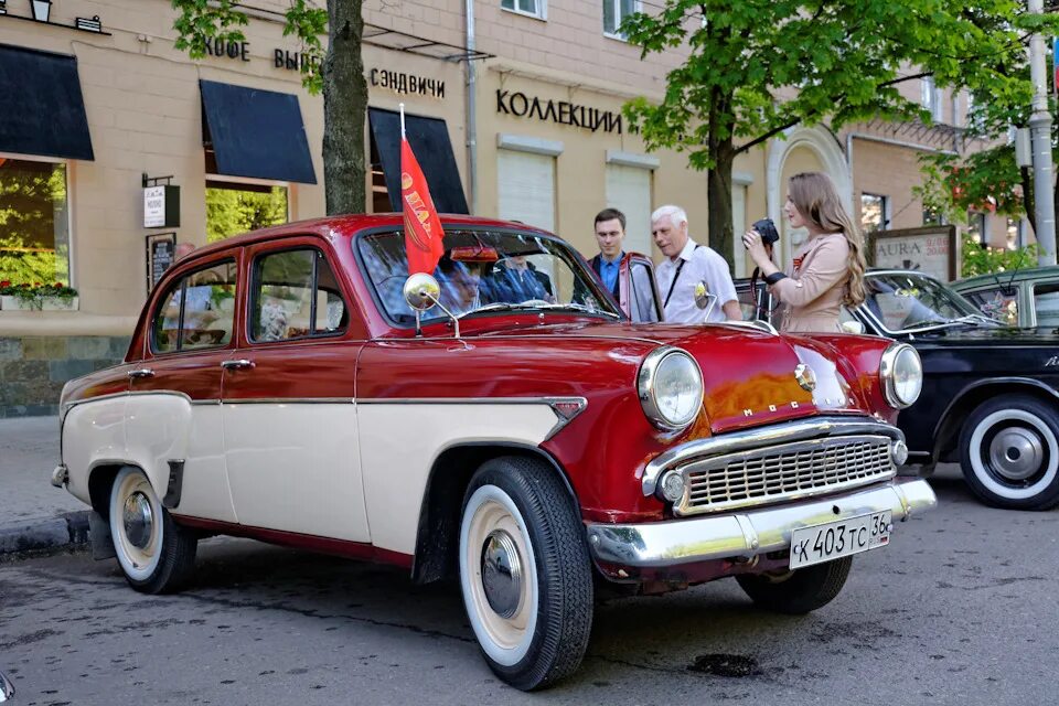 Москва воронеж автомобиль время. Шевроле Калифорния 1950-1970. Победа машина. Воронеж ретро машины. Москвич победа.