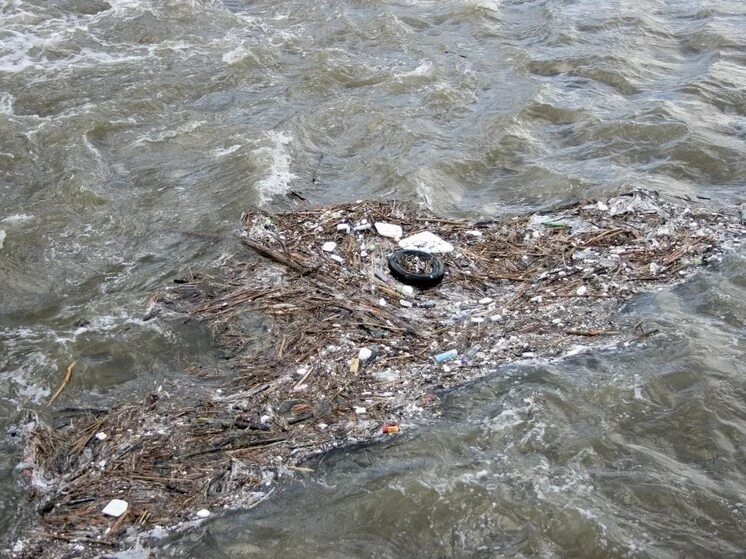 Грязная вода. Загрязненные водоемы. Загрязнение рек. Рисунок экологических бедствий. Загрязнять корень.