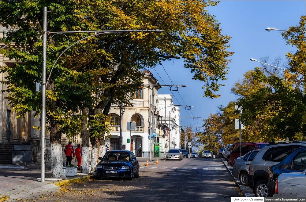 Улица Севастополя Севастополь. Севастополь Гриновские улочки. Осень Севастополь большая морская. Севастополь ул Советская осень.