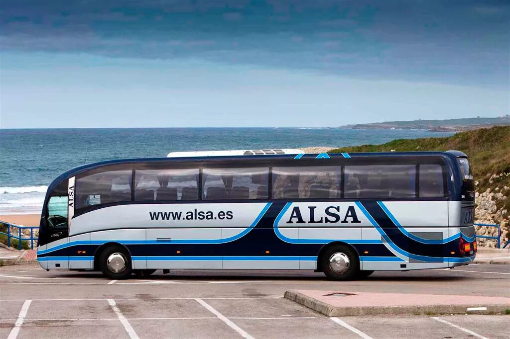 Автобус отправляется. Испанские автобусы alsa. автобус малага -марбелла. spain автобус алса. автобус в испании.