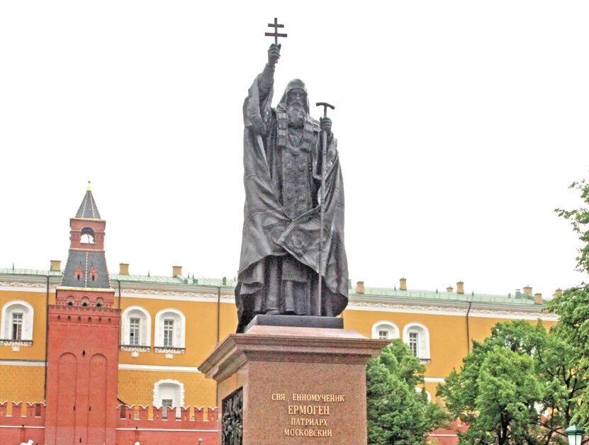 Скульптуры кремля