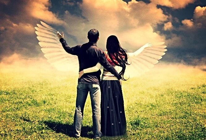 Я становлюсь на крыло сильная. Влюбленные с крыльями. Мужчина и женщина с крыльями. Парень и девушка с крыльями. Влюбленный ангел.