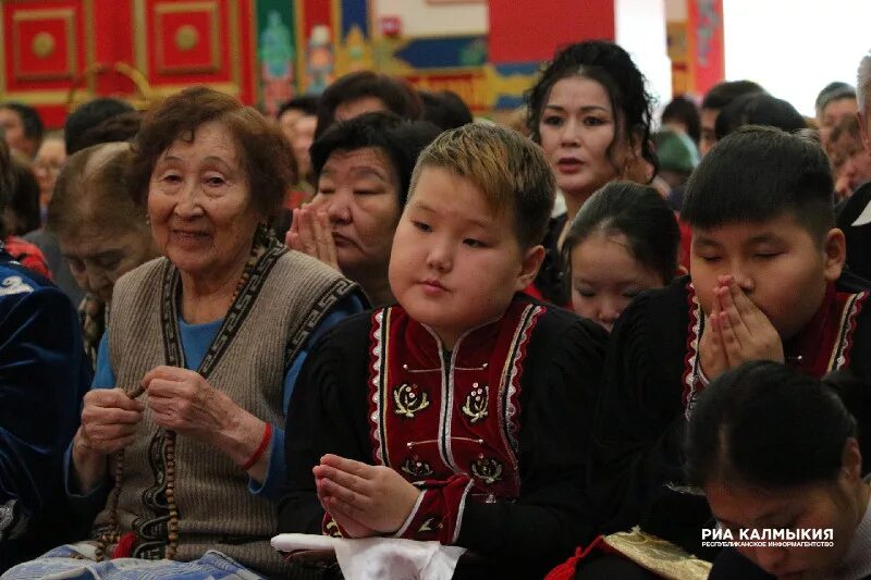 Праздник цаган сар в калмыкии в 2024. Цаган сар калмыцкий праздник весны. Калмыцкий национальный оркестр. Цаган сар фото. Праздник цаган сар в калмыкии в 2024.