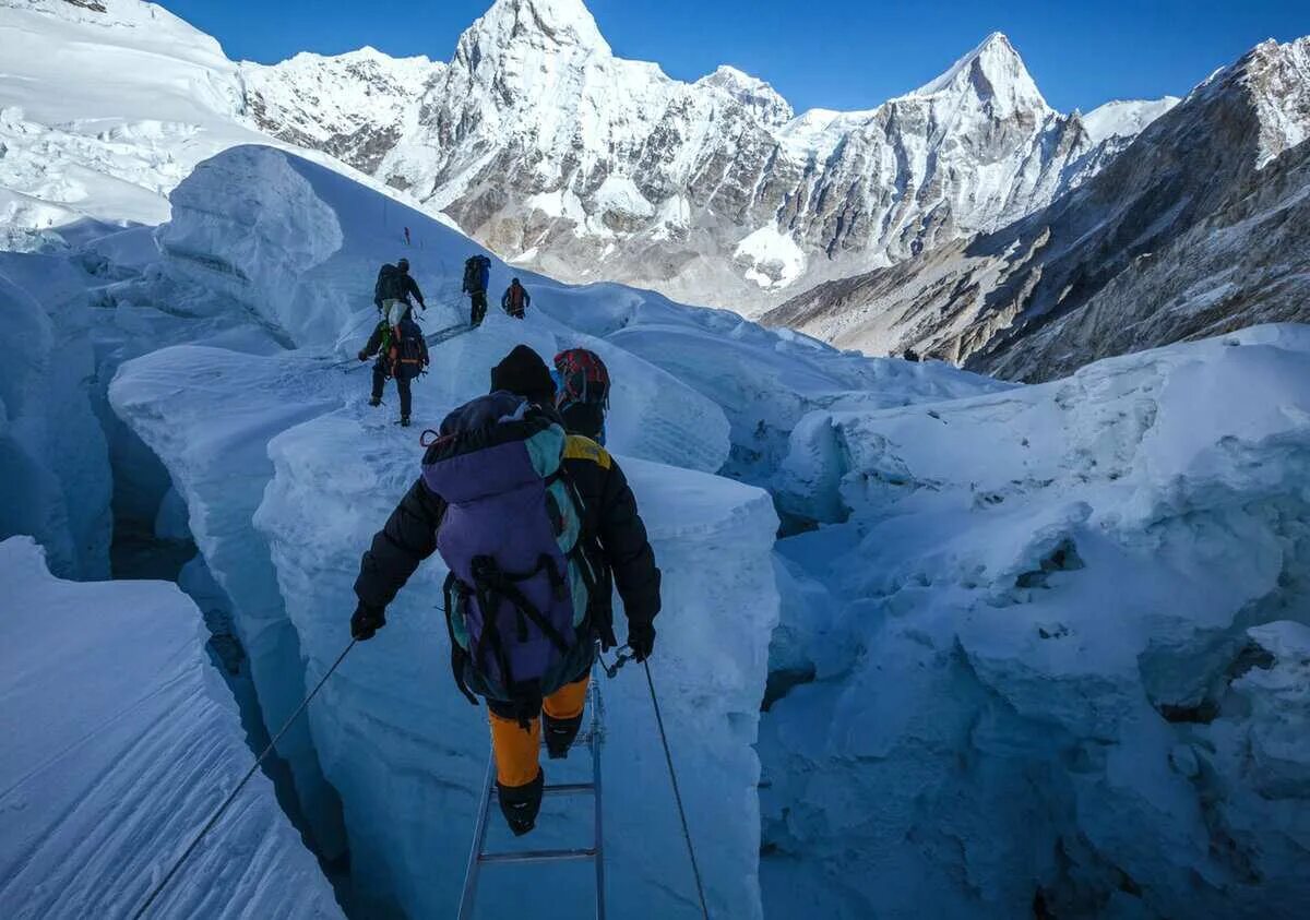 Восхождение на высоту. Эверест гора восхождение. Эверест покорение вершины. Восхождение на высоту. Гора эверест высота восхождение.