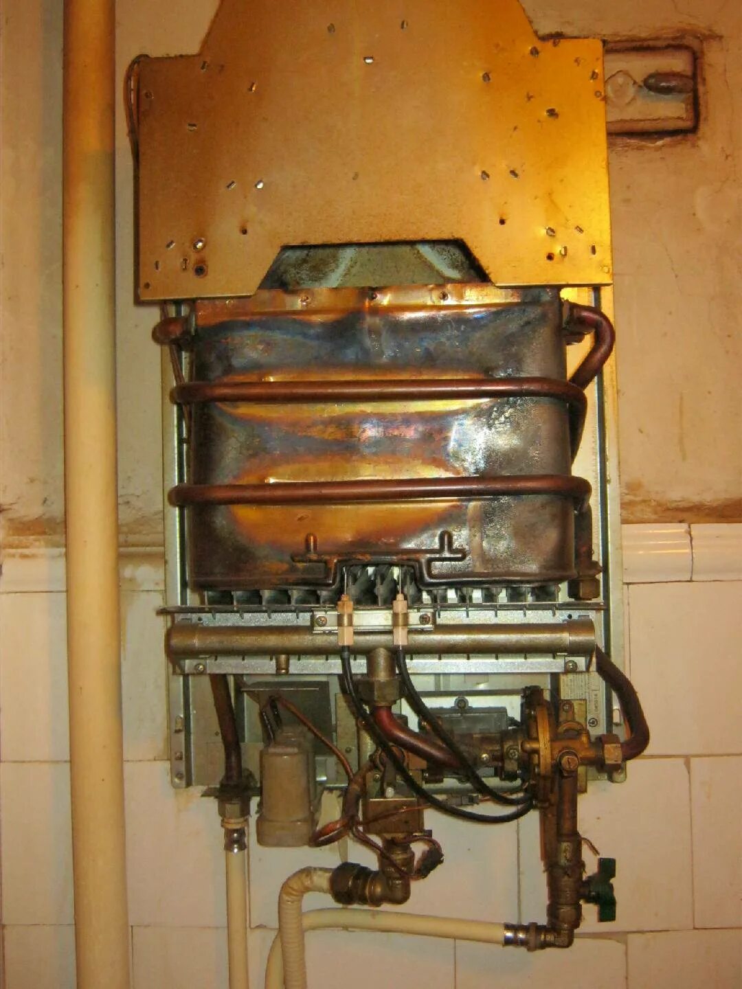 Почему помещение в котором установлена газовая колонка. Советская газовая колонка КГИ-56. 5514е колонка газовая.