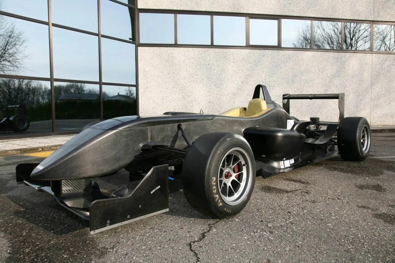 Car f 3. Формула 3 Dallara. Dallara формула. Болид формулы 3. Гоночный автомобиль с мощным двигателем.