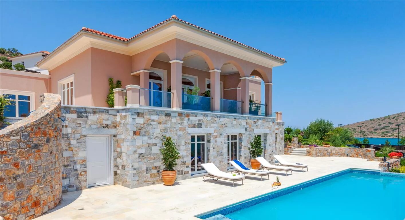 Дома крита. Крит остров виллы. Футуристическая вилла на крит. Крит остров виллы. Вилла диметра на крите.