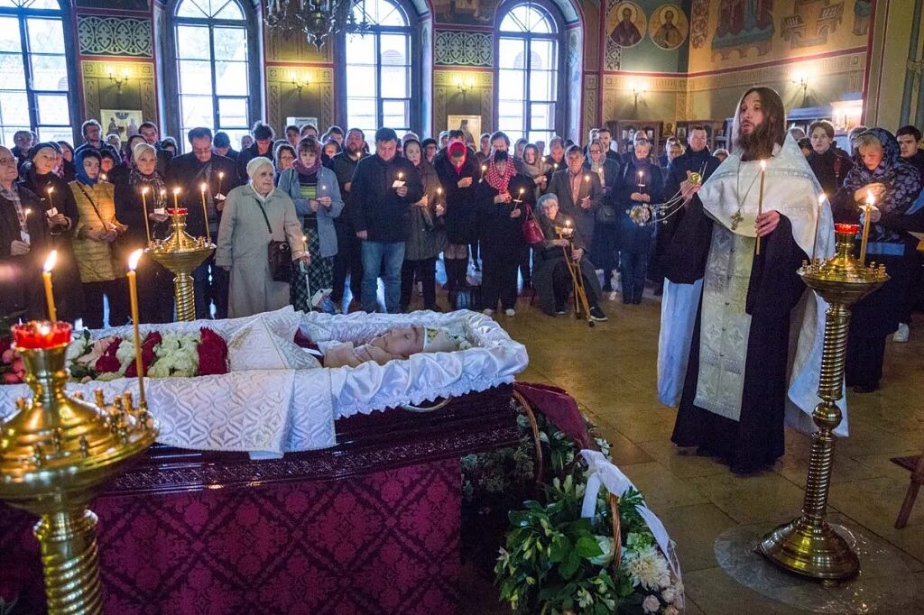 Отпевание в храме святителя Николая в Покровском. Отпевание Петра Кравченко в храме святителя. Храм скорбящих Мичуринский отпевание. Покровский храм Ростов отпевание.