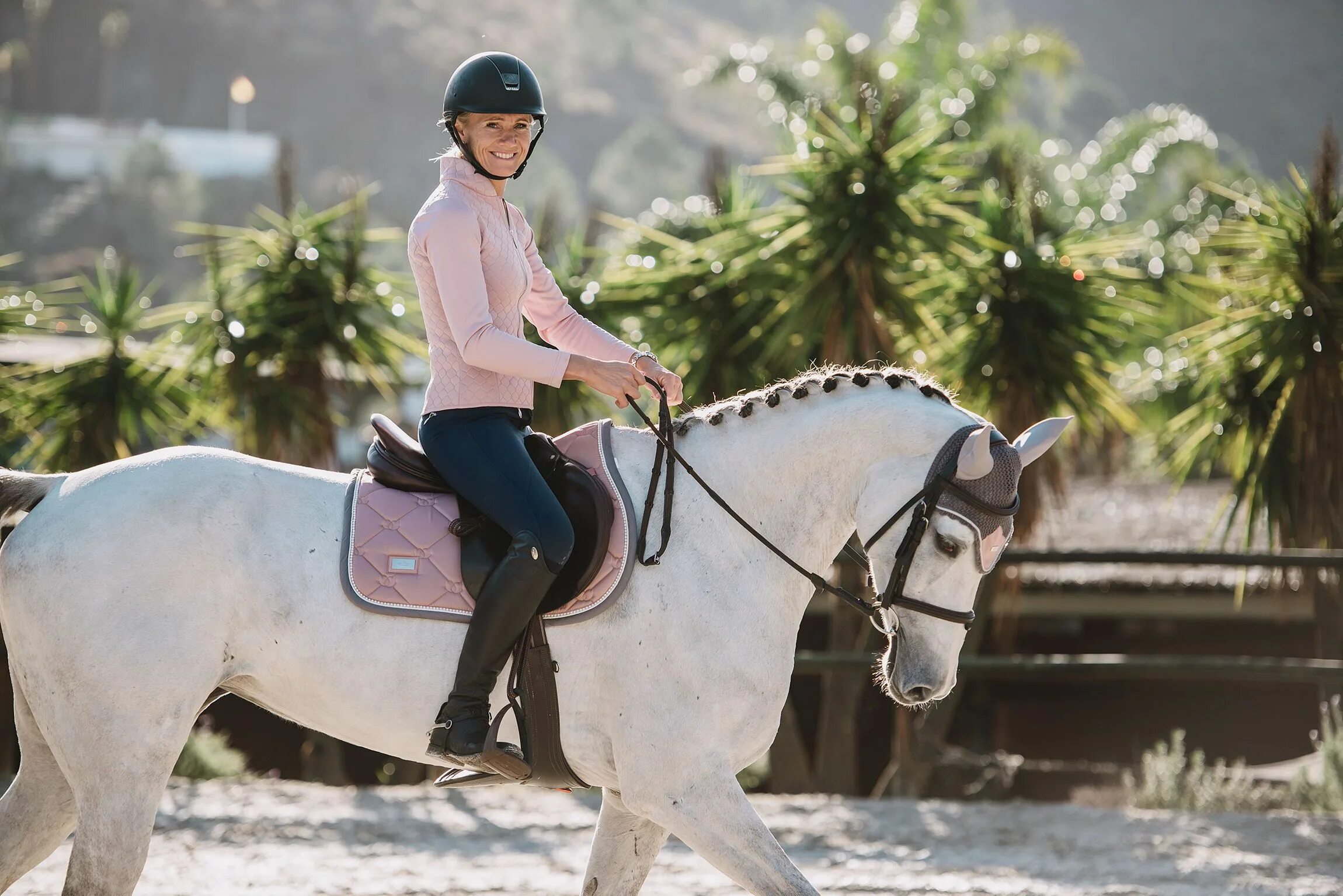 Мод на лошадей. Equestrian Stockholm. Эквестриан Стокгольм розовый. Equestrian Stockholm цвет Pink Pearl. Ответ наездника