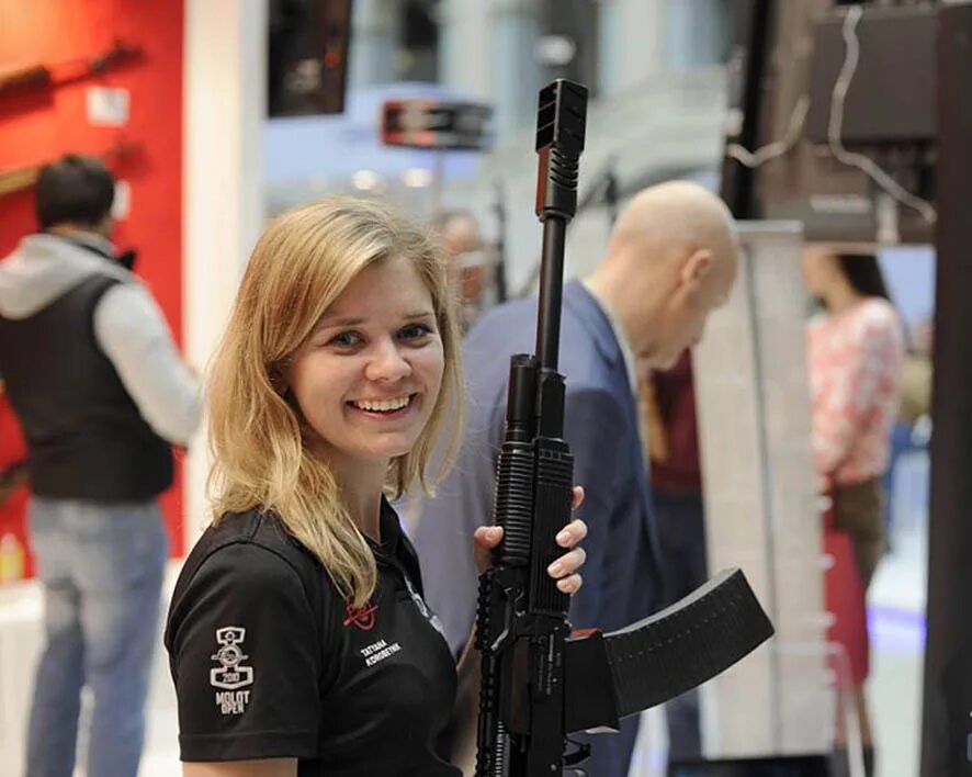 Джошуа во всеоружии. Девка с автоматом. Во всеоружии 215. Девушка во всеоружии. Во всеоружии 215.