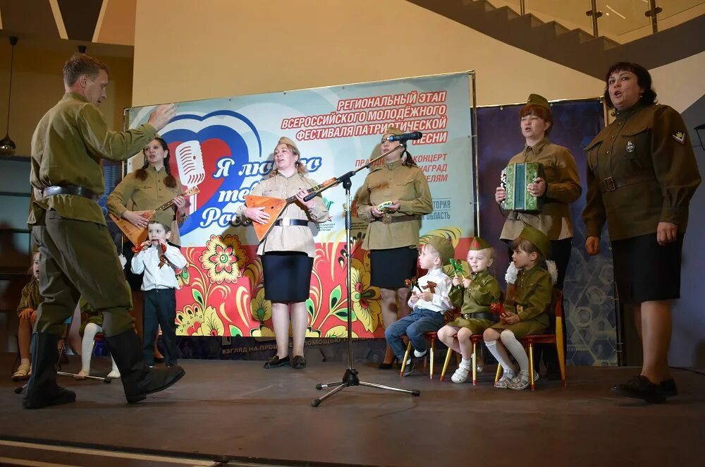 Украшение сцены на день победы. Патриотическое воспитание в дет саду. 23 февраля в садике. Тест по патриотическому воспитанию. Военнопартриотияеское воспитание в саду.