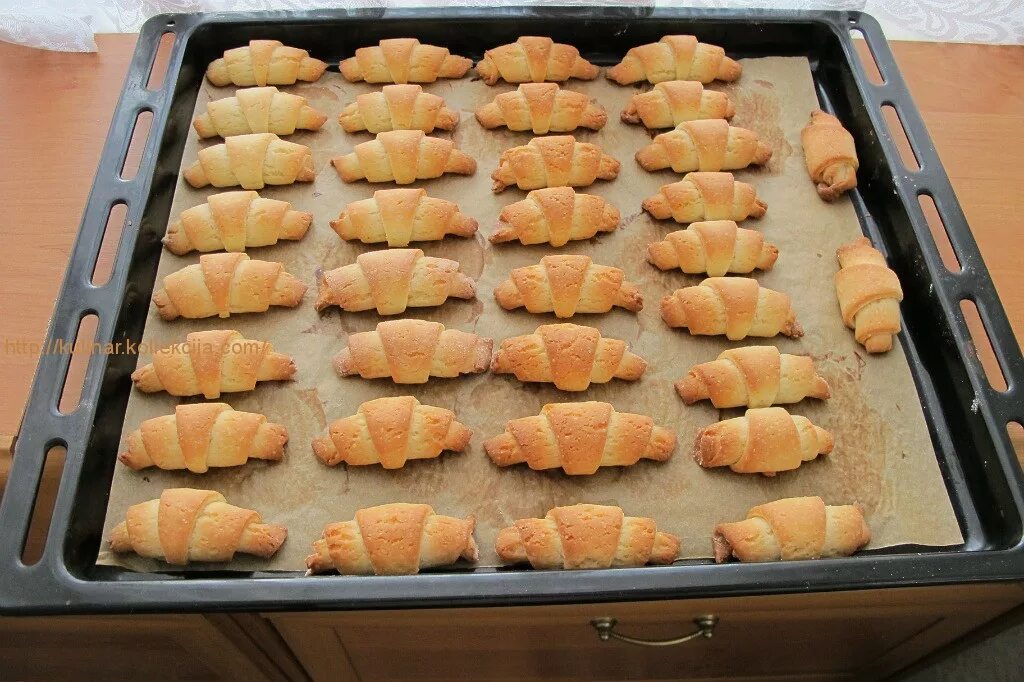 форма для выпечки печенья. формовка теста. испечь в соответствующей форме. формочки для капкейков. испечь в соответствующей форме.