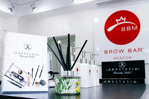 Brows московская. Броу бар. Брови бар. Брови бар Москва. Brow Bar косметика.