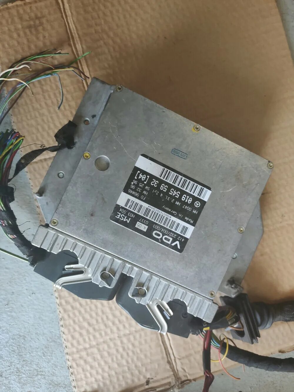 Купить блок управления двигателем мерседес w210 номер 0175451832 б у цена. Блок управления двигателем мерседес 210 2. Блок управления мерседес 210. Блок управления мерседес 210. Где стоит блок управления вакуумным насосом мерседес 210.