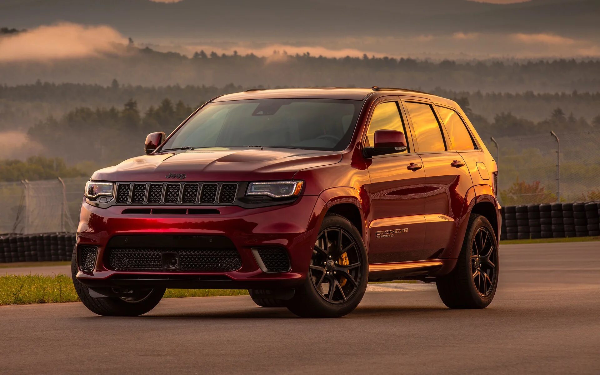 Jeep Grand Cherokee Trackhawk 2021. Jeep Grand Cherokee Trackhawk 2022. Jeep Grand Cherokee 2018. Гранд Чероки Trackhawk 2018.