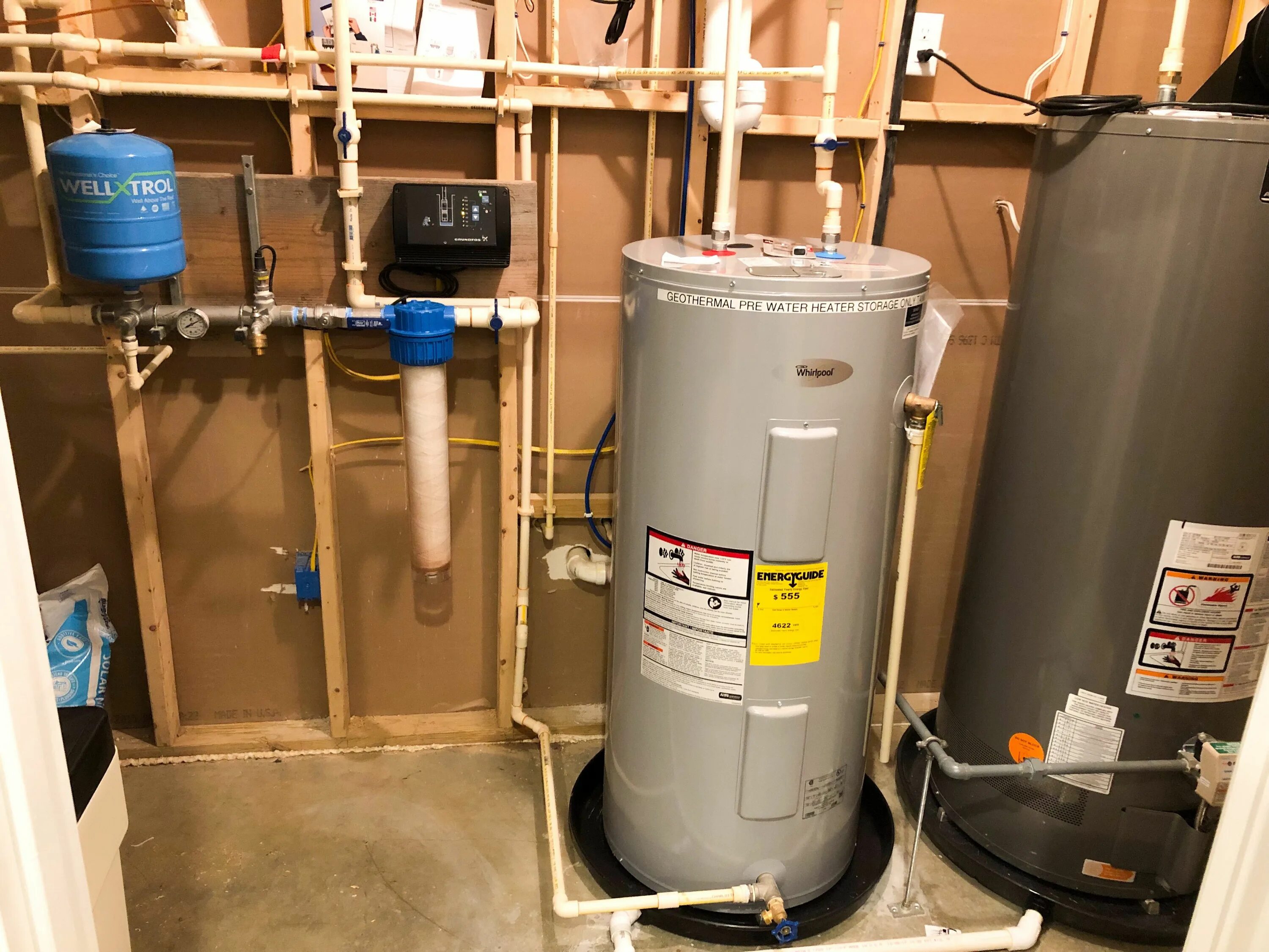 Тепло вода сайт. Water Heater водонагреватель. Tankless Water Heater installation. Water Heater model DSK-75ev2. Водонагреватель Сток.