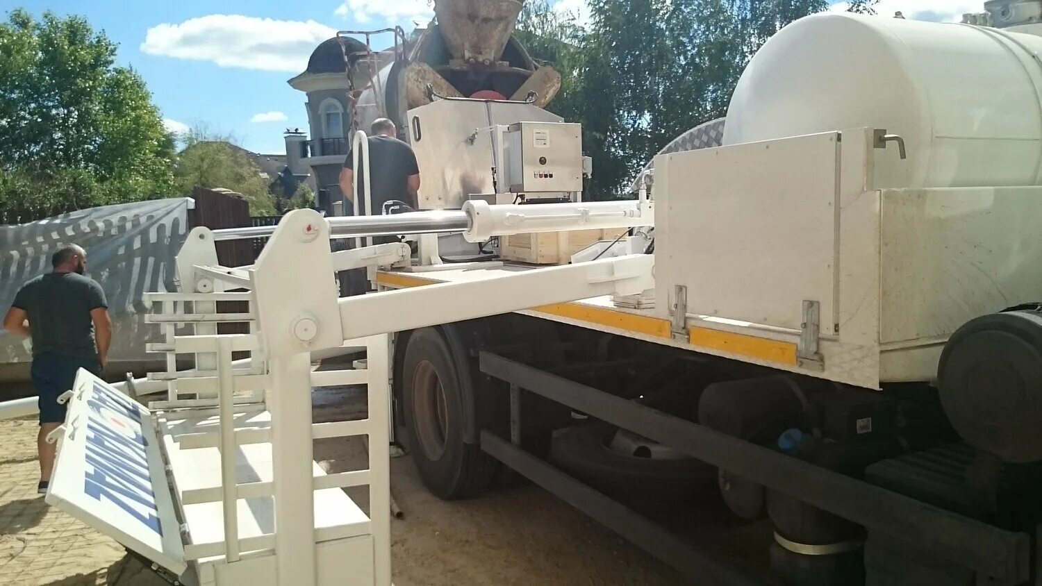 камаз 43253 citypump. линейный бетононасос. линейный бетононасос камаз. линейный бетононасос. линейный бесстреловой бетононасос.