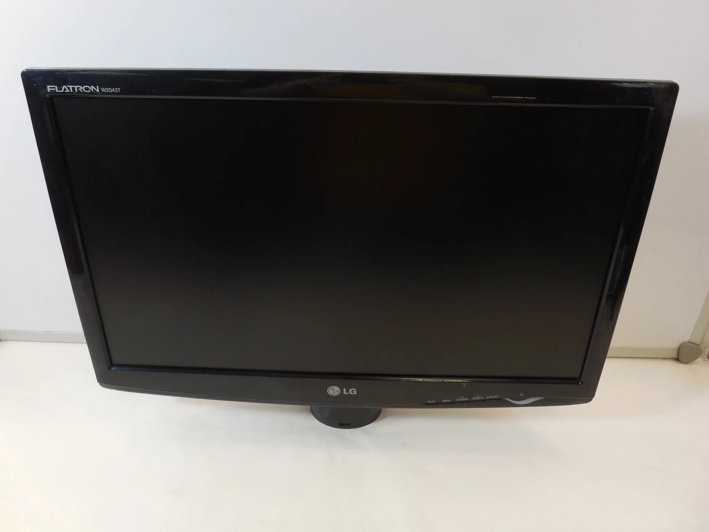 Lg flatron w2043se pf. Lg flatron w2043t.