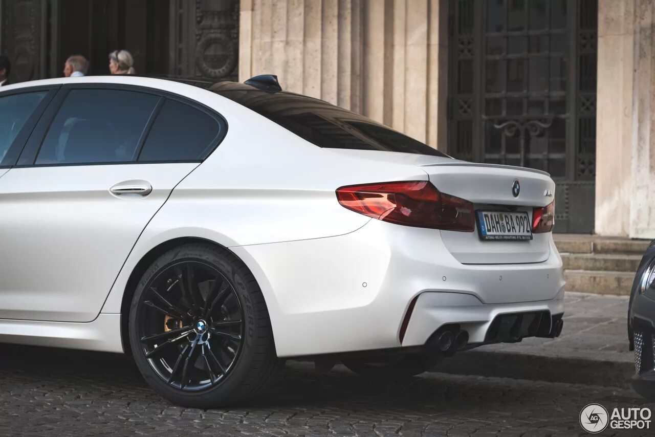 Бмв ф90 зад. Bmw m5 f90 white. бмв m5 f90 белая. bmw m5 f90 белая. bmw f90 белая.