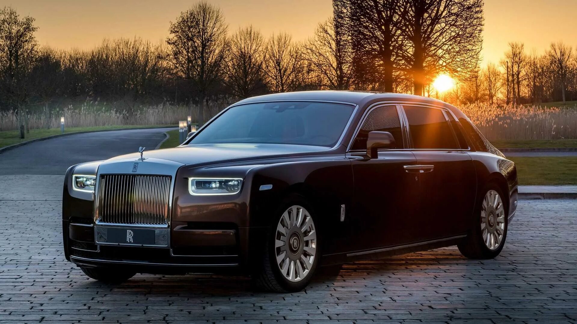 1 rolls royce. Роллс Ройс Фантом. Машина Rolls Royce Phantom. Роллс Ройс Фантом 2013. Роллс Ройс 2018.