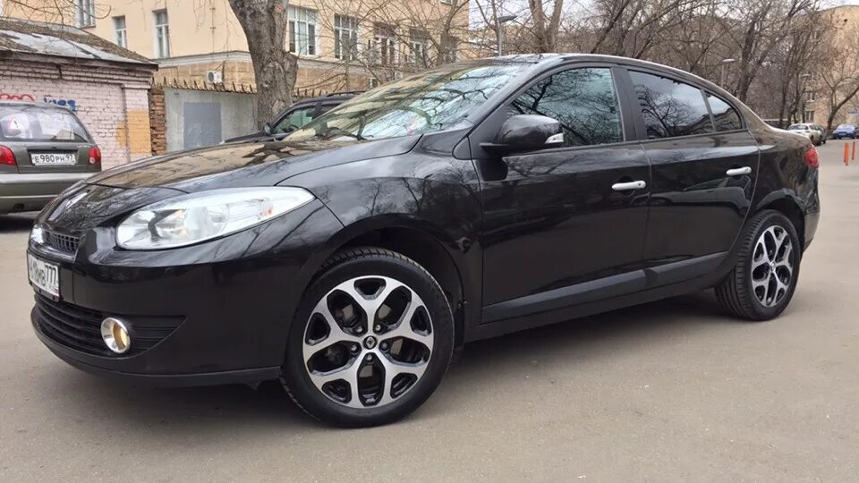 Флюенс на 17 дисках. Диски Рено Флюенс 16. Fluence 2010 r17. Рено Флюенс на 17 дисках. Renault fluence на дисках