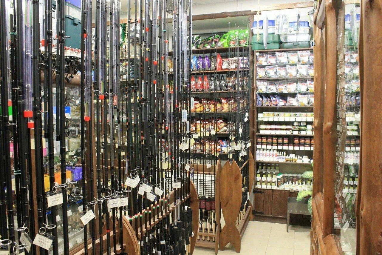 Магазин охота и рыбалка. Магазин рыболов. Рыболовный магазин красноармейск саратовская область. Витрины для рыболовных магазинов. Где есть рыболовный магазин.
