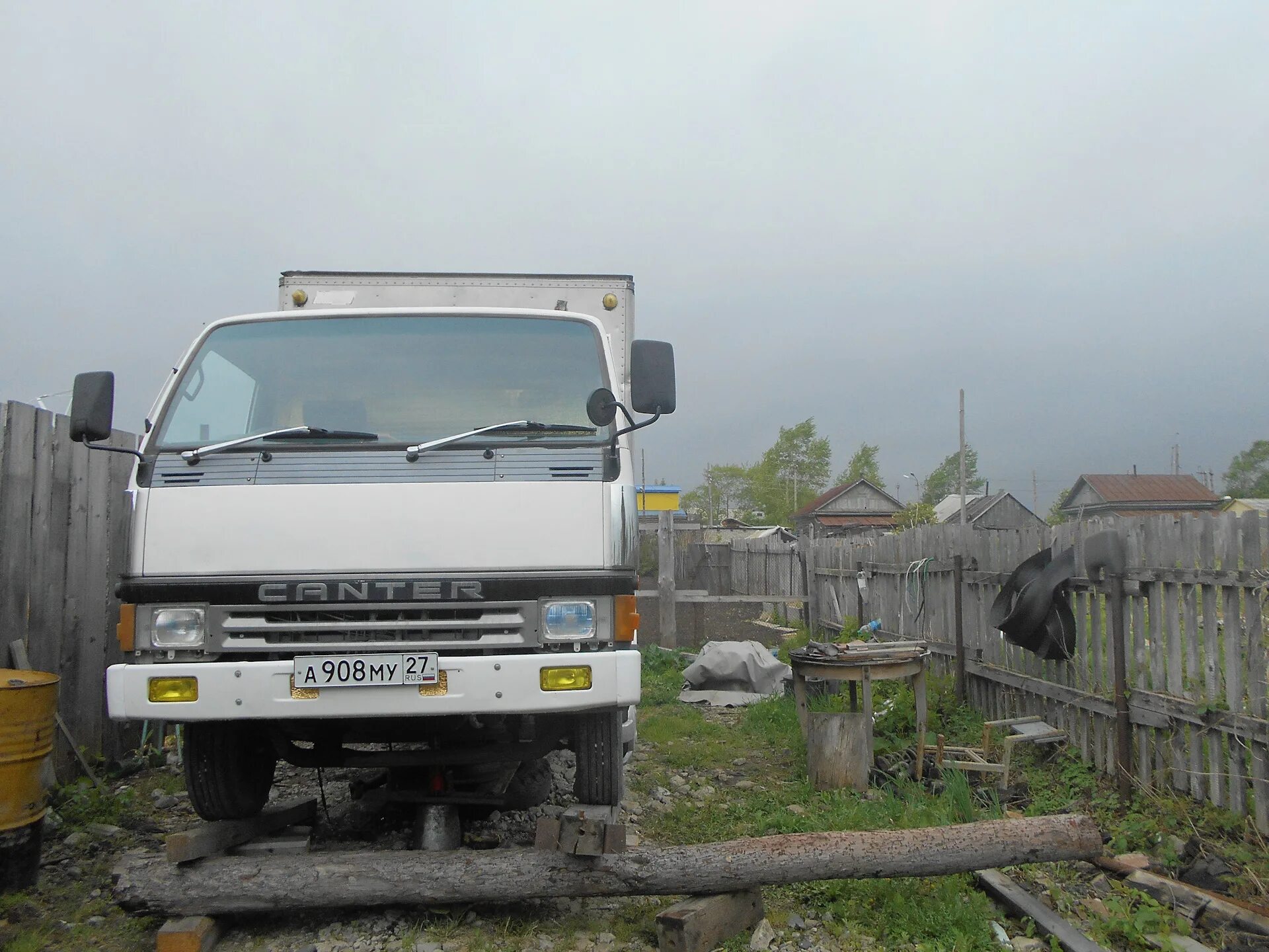 Дром улан грузовики. Митсубиси Кантер 1992. Mitsubishi Fuso Canter 1995. Митсубиси Кантер 1995 года. Mitsubishi Canter 1992 год.