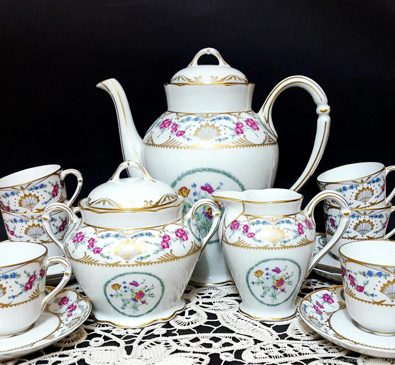 Столовый сервиз мейсенский букет. Столовый сервиз моритц сдекауер. Соната чехия леандер столовый сервиз. Кофейный сервиз carlsbad. Название сервиза.
