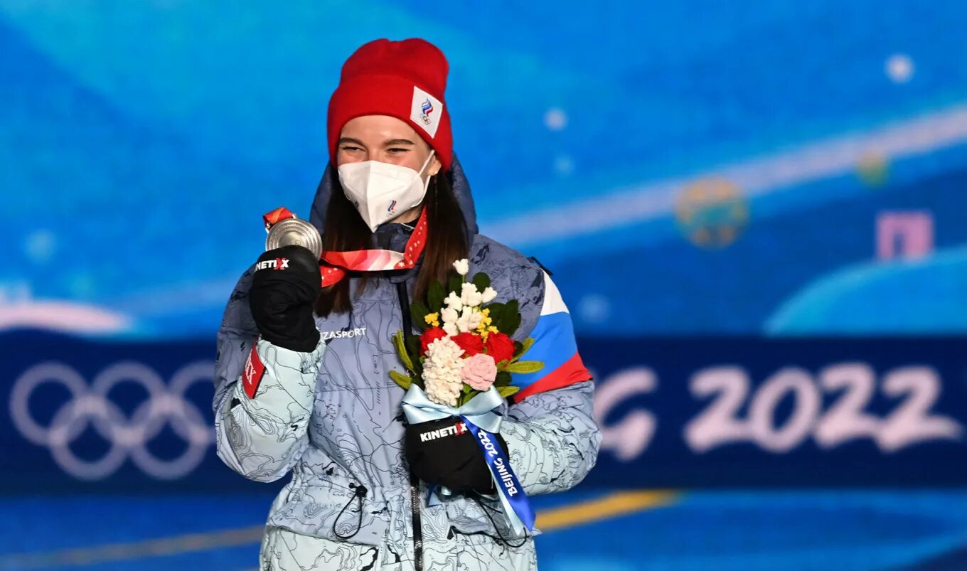 черты водолея женщины. питерские жены солдат. характер водолея. 21 февраля день женского счастья. девушка зимой.