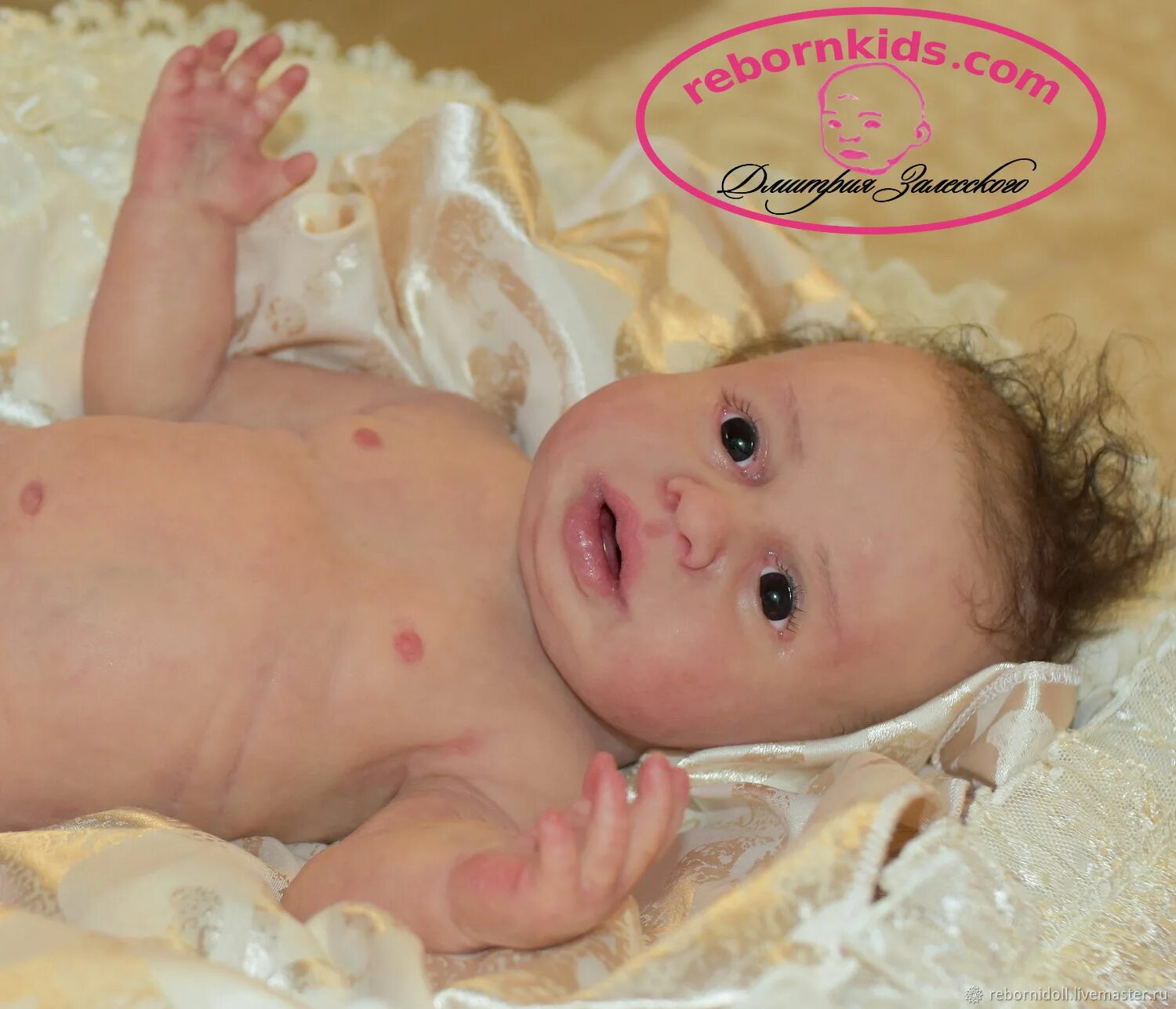 Одежда для реборнов 50 см. Кукла реборн мальчик с закрытыми глазами. Реборны роботы. Кукла которая похожа на настоящего ребенка. Робот силиконовая кукла реборн.
