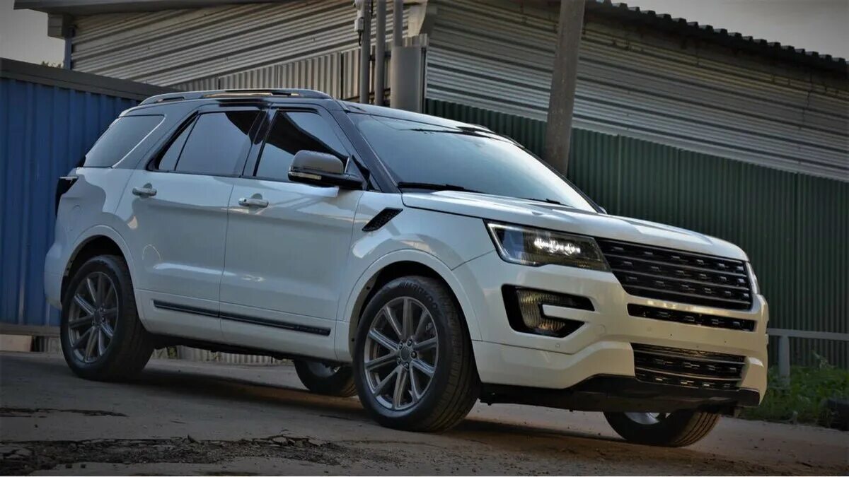 Эксплорер 5 рестайлинг. Форд эксплорер 5 дорестайл. ford explorer 5 raptor. обвес форд эксплорер 5 st. решетка спорт форд эксплорер 2019.
