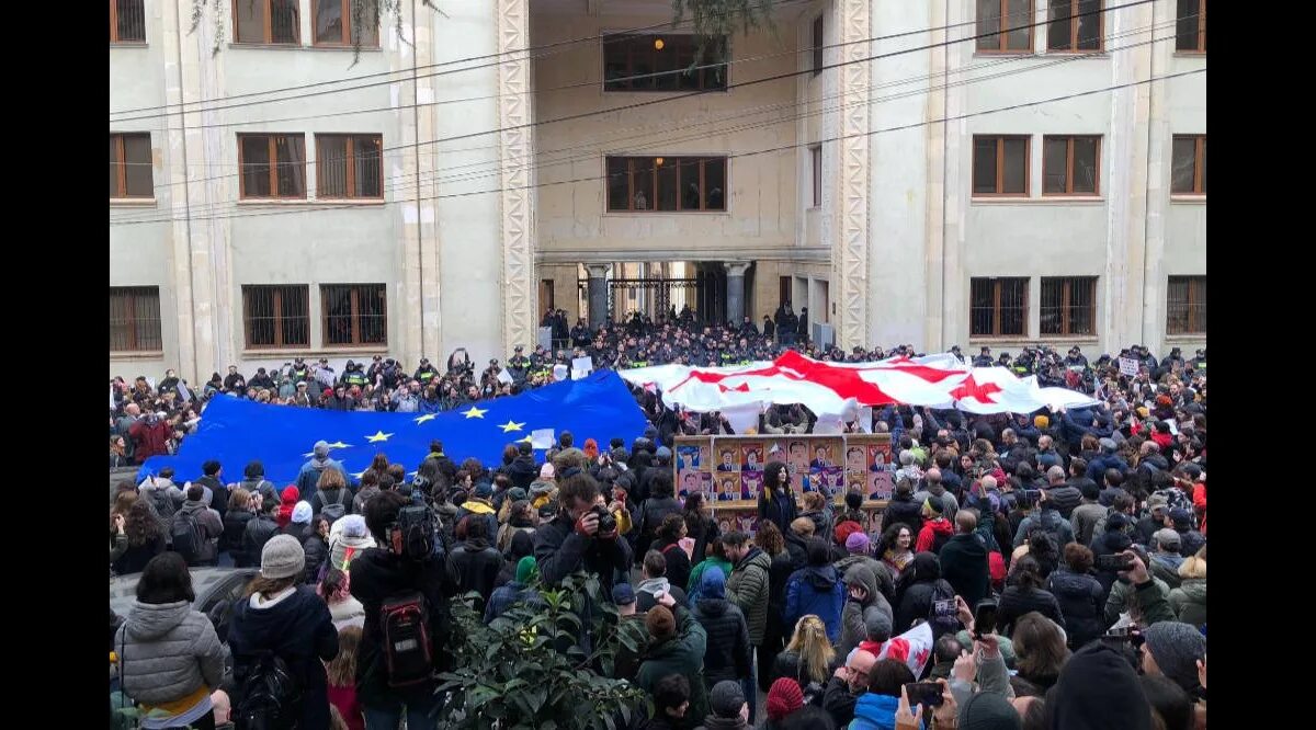 Законы грузии. В тбилиси ширятся протесты против законопроекта об иноагентах. Грузия приняла закон. Протесты в тбилиси сейчас. Протесты в израиле.